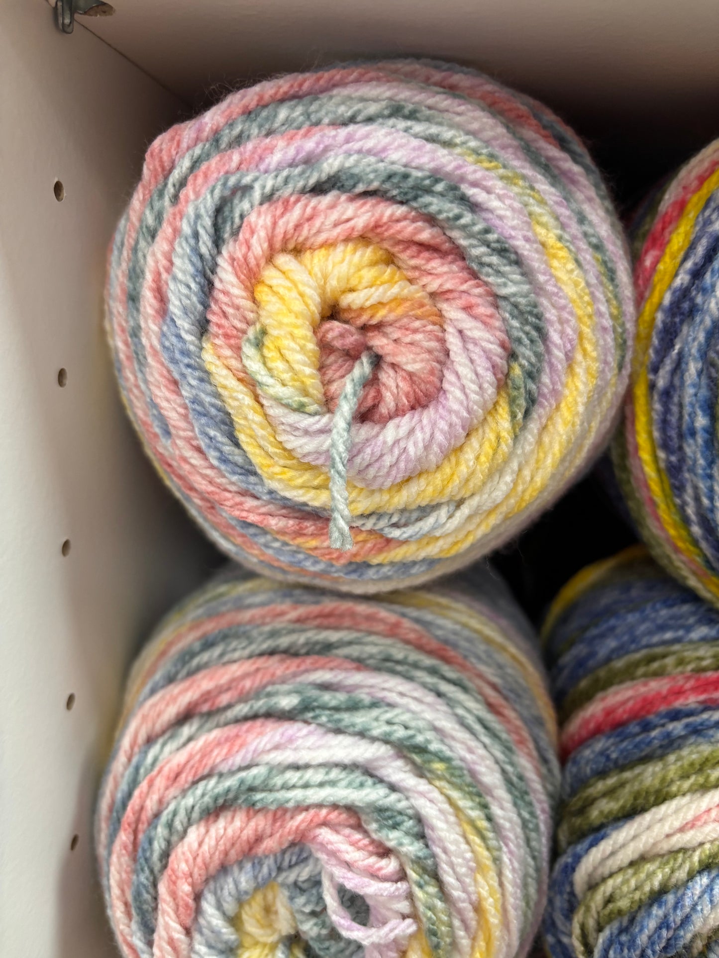 Knitco Fantasy Aran 1 x 200g 420m 100% Acrylic crochet Knitting yarn