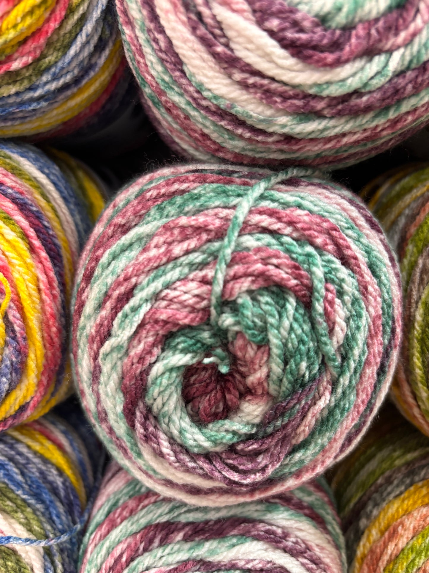 Knitco Fantasy Aran 1 x 200g 420m 100% Acrylic crochet Knitting yarn