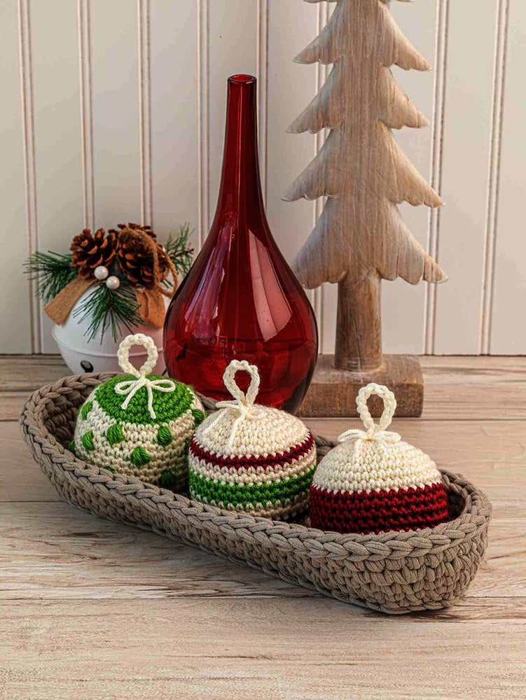 Happy Holidays in Crochet: 20 year-round seasonal designs